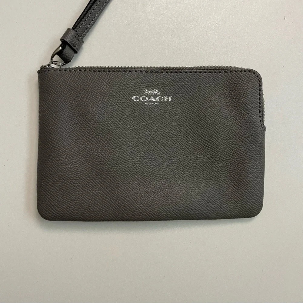 Coach Wristlet Wallet Pouch Corner Zip Credit Card Phone Travel Leather Grey